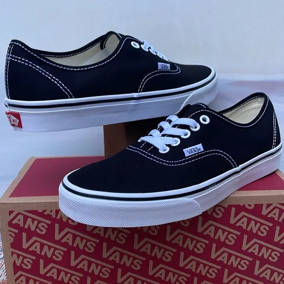 Vans Men’s Authentic BlackVN000EE3BLKSneakers