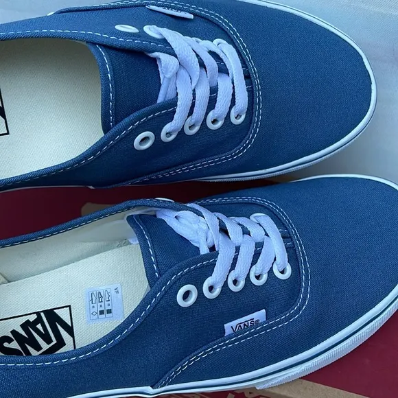 Vans Men’s Authentic NavyVN000EE3NVYSneakers