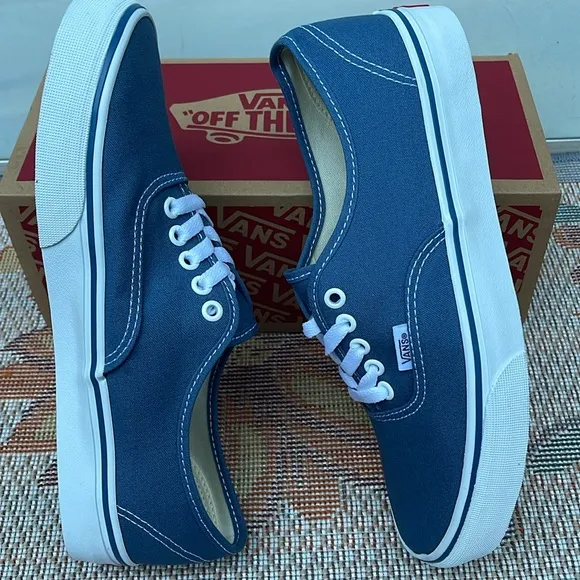 Vans Men’s Authentic NavyVN000EE3NVYSneakers