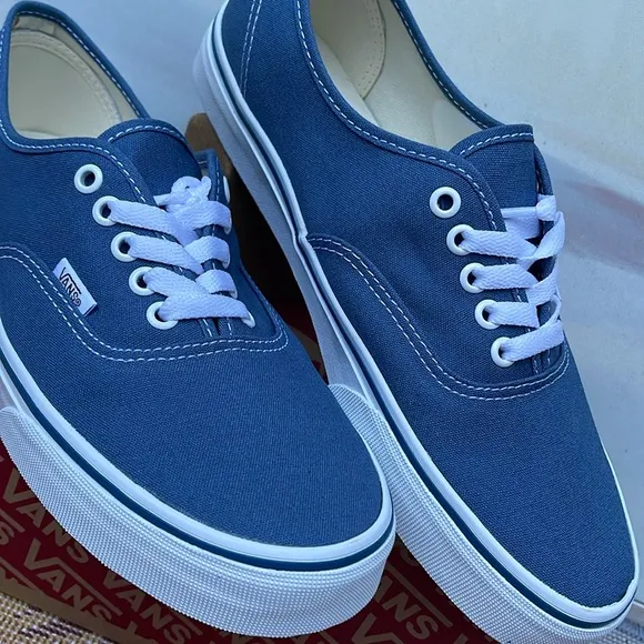 Vans Men’s Authentic NavyVN000EE3NVYSneakers