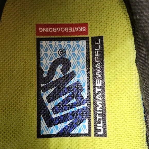 Vans Off the Wall A.V.E Black Sulphur Ultimate Waffle sneakers (m size 7.5)