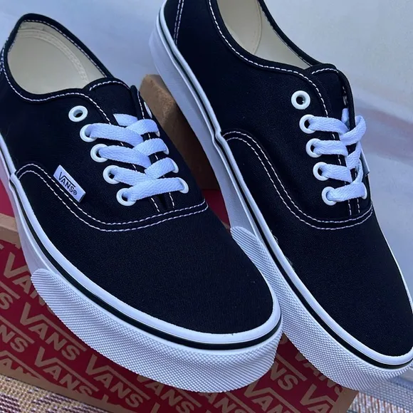 Vans WMNS Authentic BlackVN000EE3BLK Sneakers