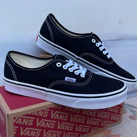 Vans WMNS Authentic BlackVN000EE3BLK Sneakers