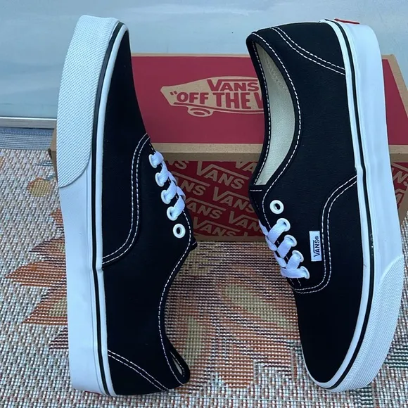 Vans WMNS Authentic BlackVN000EE3BLK Sneakers