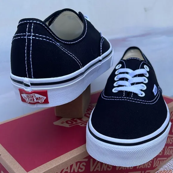 Vans WMNS Authentic BlackVN000EE3BLK Sneakers