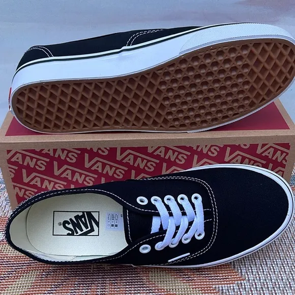 Vans WMNS Authentic BlackVN000EE3BLK Sneakers
