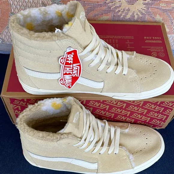 Vans WMNS Sk8-HiCozy Hug BiscottiVN0A7Q5NBVVSneakers