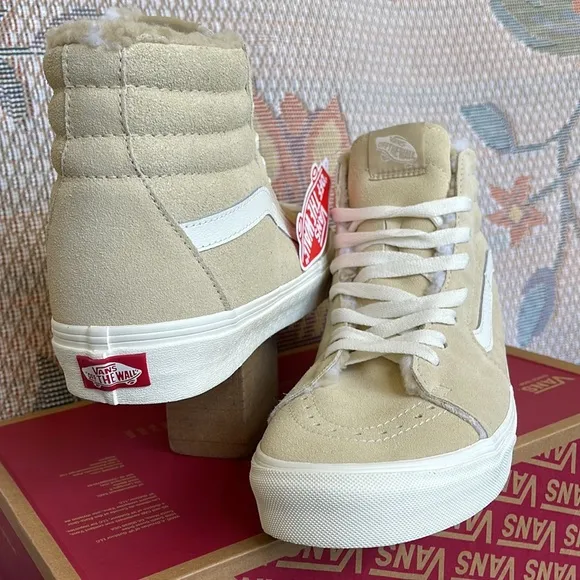 Vans WMNS Sk8-HiCozy Hug BiscottiVN0A7Q5NBVVSneakers
