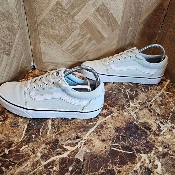 Vans women's Off The Wall skateboard low blue shoes size 9.  531
