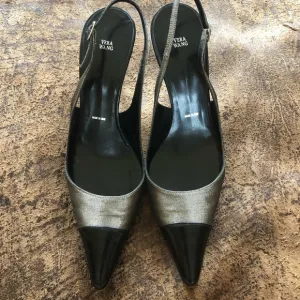 Vera Wang Black/ golden metallic made in Italy dress shoes size 8