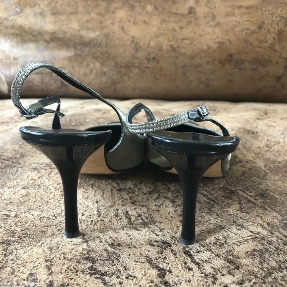 Vera Wang Black/ golden metallic made in Italy dress shoes size 8