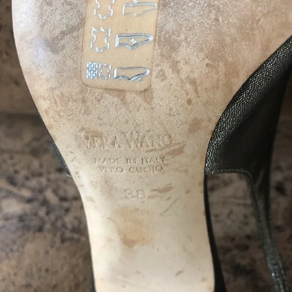 Vera Wang Black/ golden metallic made in Italy dress shoes size 8