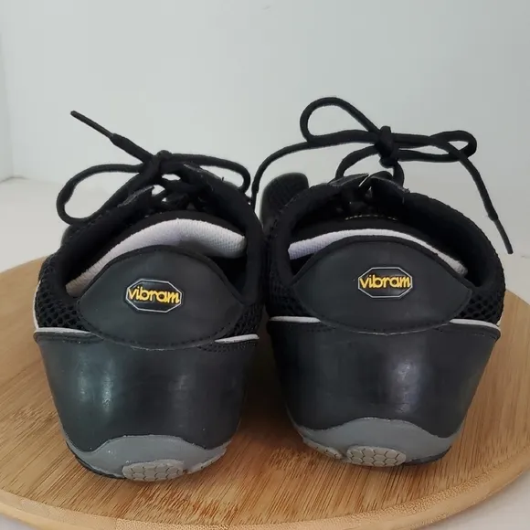 Vibram Five Fingers Classic Barefoot Shoes Black and White Men's Size 47