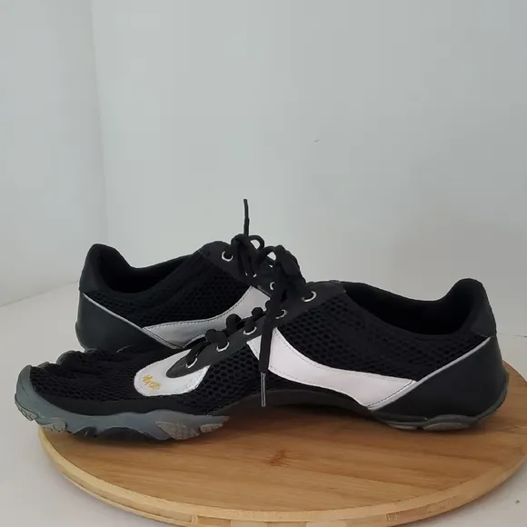 Vibram Five Fingers Classic Barefoot Shoes Black and White Men's Size 47