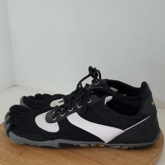 Vibram Five Fingers Classic Barefoot Shoes Black and White Men's Size 47