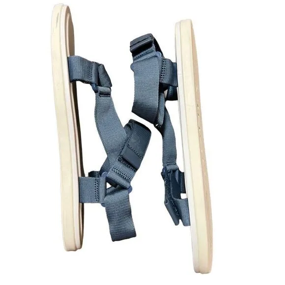 Vince Men's Destin Sport Strap Walking Sandals 9.5 men’s/ women’s 11