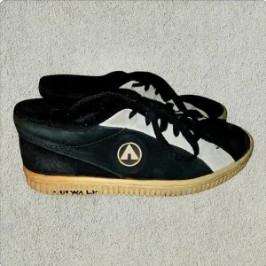 Vintage 1990s AIRWALK 1 ONE Random Skateboard Shoes MENS 8.5 ORIGINAL SHOES!