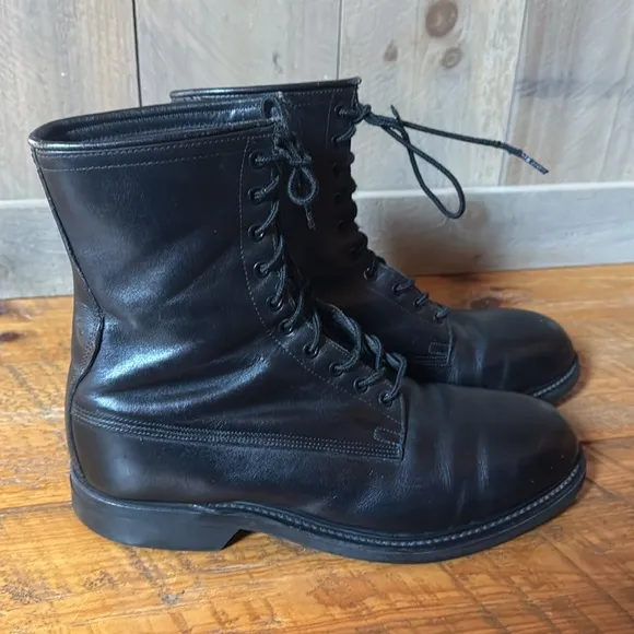 Vintage Wolverine black leather combat boots Size 11 Wide / 11W