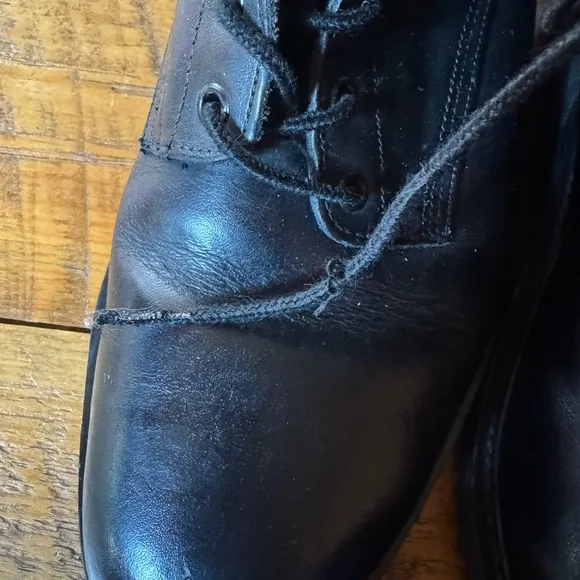 Vintage Wolverine black leather combat boots Size 11 Wide / 11W
