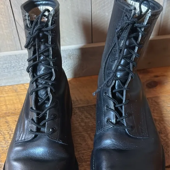 Vintage Wolverine black leather combat boots Size 11 Wide / 11W
