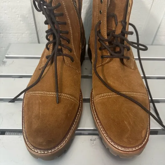 Warfield And Grand Lansing Boots Lace-up soft suede Lug Sole size 8 Men NWOT