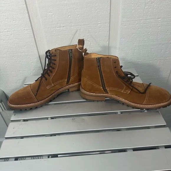Warfield And Grand Lansing Boots Lace-up soft suede Lug Sole size 8 Men NWOT