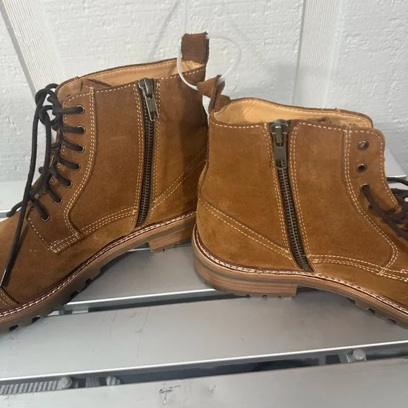 Warfield And Grand Lansing Boots Lace-up soft suede Lug Sole size 8 Men NWOT