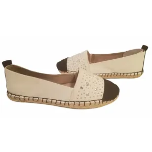 White Mountain Alfresco Slip On Shoes (Size 7M)