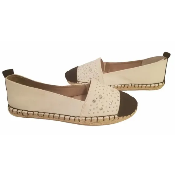 White Mountain Alfresco Slip On Shoes (Size 7M)