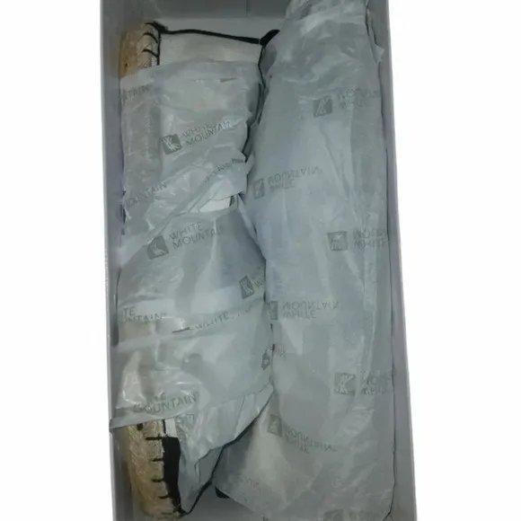 White Mountain Alfresco Slip On Shoes (Size 7M)
