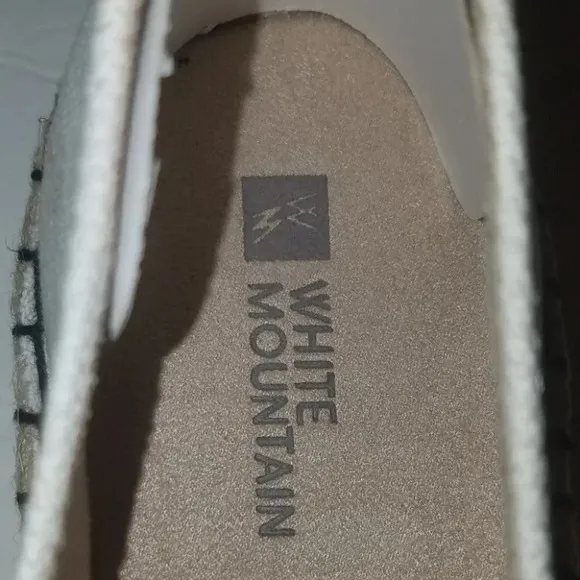 White Mountain Alfresco Slip On Shoes (Size 7M)
