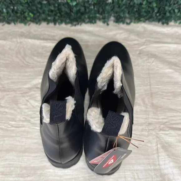 Wills Vegan Store Luxe Insulated Deep Tread Chelsea Boots - M11