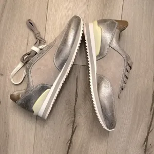 Women’s New Johnston &amp; Murphy Gray   White Athletic Shoes