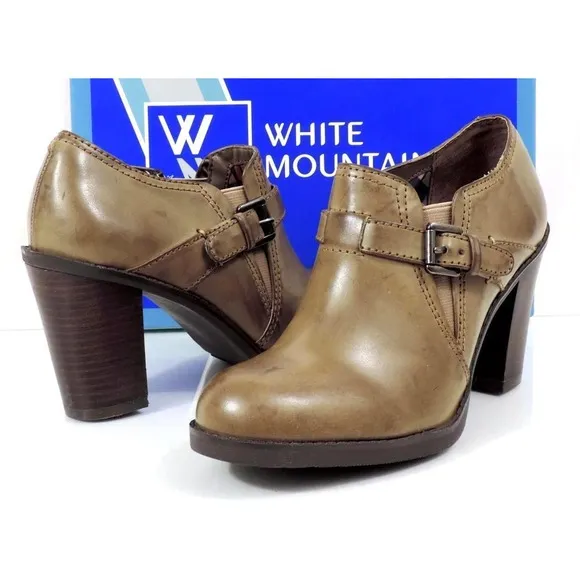 Women's Shoes White Mountain Ticket Ankle Booties Shooties Taupe Smooth Size 6.5