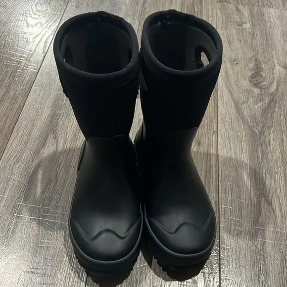 YORK SOLID BOGS waterproof LITTLE Kids' Insulated Rain Boots sz 1 NEW BLACK