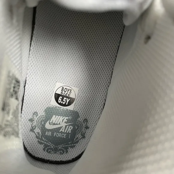 Youth 6.5 Nike Air For e 1 High LE