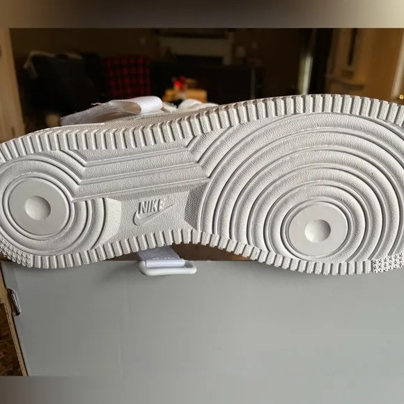 Youth 6.5 Nike Air For e 1 High LE
