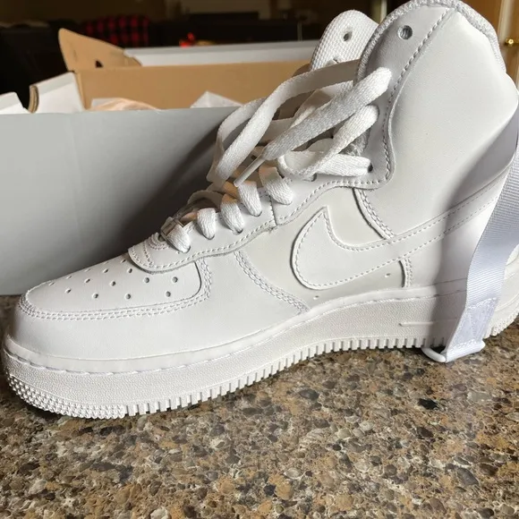 Youth 6.5 Nike Air For e 1 High LE