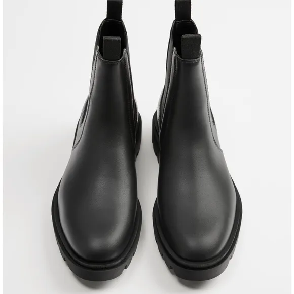 ZARA MEN TREADED CHELSEA BOOTS