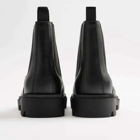 ZARA MEN TREADED CHELSEA BOOTS