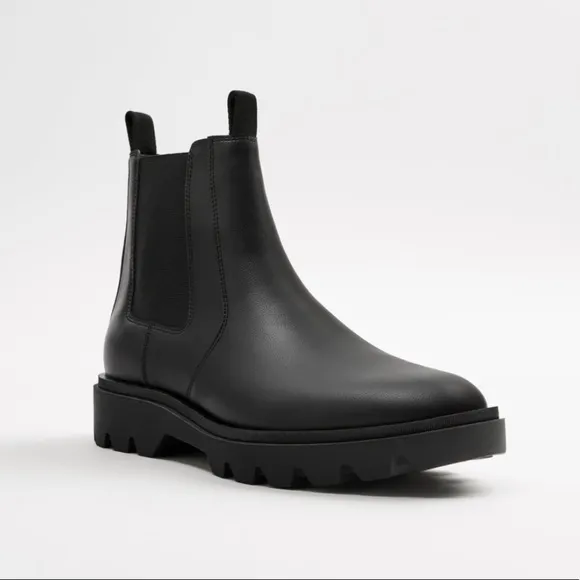 ZARA MEN TREADED CHELSEA BOOTS